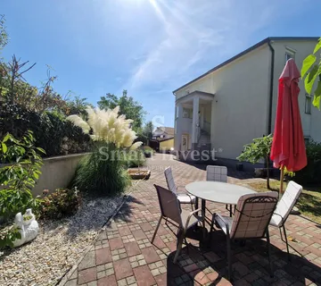 KOSI - VIŠKOVO, samostojeća kuća s okućnicom i garažom - cover