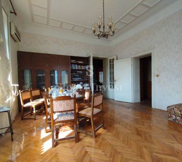 OPATIJA - CENTAR, stan s vrtom u povijesnoj vili, 100 m od mora - cover