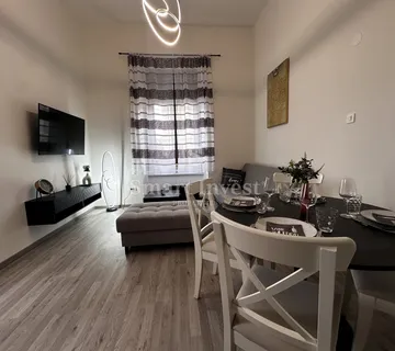 LOVRAN, novouređen stan u blizini centra i mora - cover