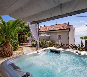 OPATIJA, iznajmljuje se ekskluzivan stan s pogledom na more  - cover