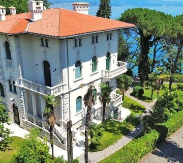 OPATIJA, STARA AUSTROUGARSKA VILA UZ MORE - cover