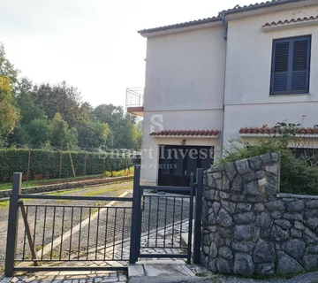 MATULJI, kuća sa stanom na 2 etaže, radionom i garažom - cover
