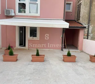 NOVIGRAD, prizemlje kuće poslovno-stambene namjene - cover