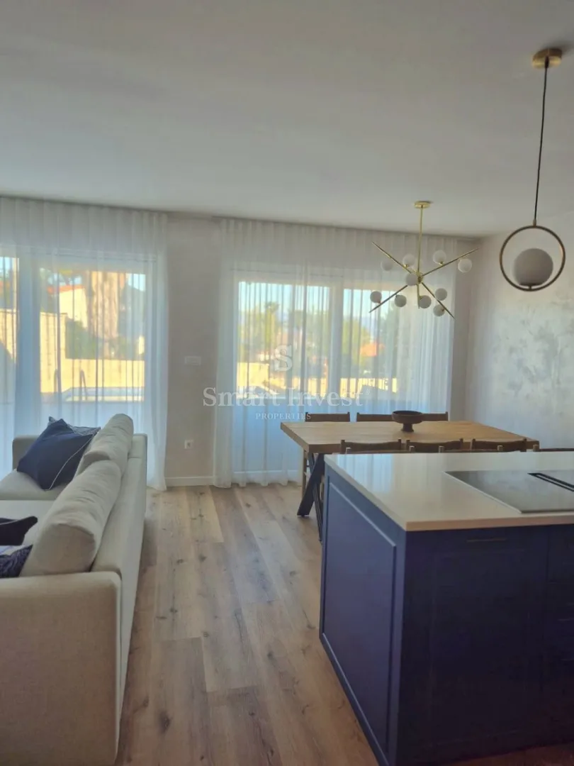 LOVRAN, luksuzna novogradnja s bazenom blizu mora!  - cover