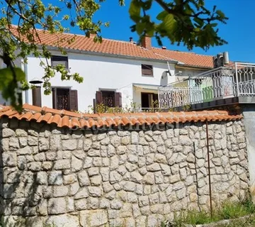 BRIBIR, samostojeća kuća s dva stana - cover