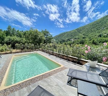 MOŠČENIĆKA DRAGA, prekrasna vila s bazenom u blizini mora - cover