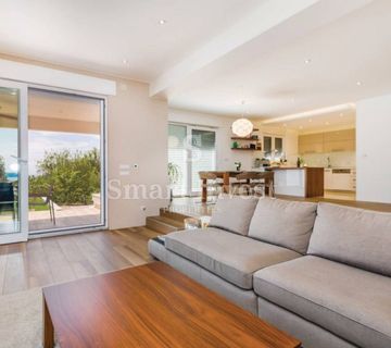 BREGI, kuća od 235 m2 s bazenom - cover