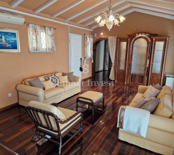 MATULJI - vila na odličnoj lokaciji s pogledom na more - cover