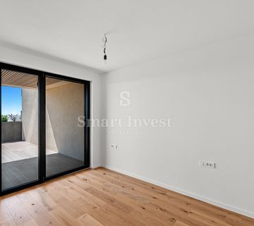 NOVIGRAD, moderan stan od 122.12 m2 s pogledom na more - cover