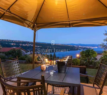 VOLOSKO, etaža vile 170 m2, 3 etažirana  zasebna apartmana  - cover