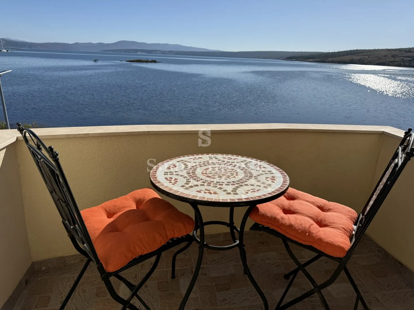 ZADAR - POSEDARJE, NOVOUREĐENA KUĆA 5 M OD MORA! - cover