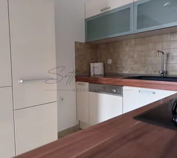 Svijetao stan u Vrapču s parkingom-najam! - cover