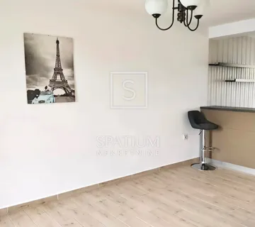 Osijek, Bosutsko, Jednosoban Stan S Dnevnim Boravkom