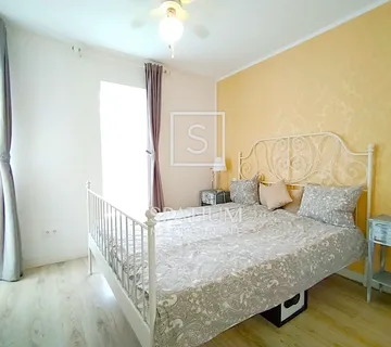 CRIKVENICA, STAN U BLIZINI MORA - cover