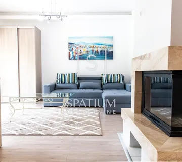 POREČ, DVOJNA KUĆA S DVIJE STAMBENE JEDINICE U BLIZINI CENTRA I PLAŽE - cover