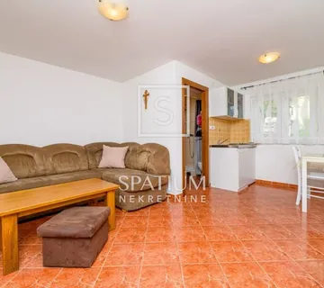Mali Lošinj, Etaža Kuće S 3 Apartmana Blizu Centra