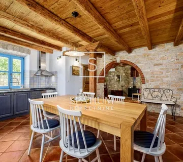 Sv. Lovreč, Okolica, Autohtona Kamena Kuća - Sveti Lovreč Pazenatički