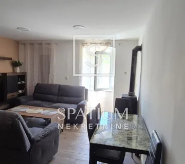 JELENJE, DVOJNA KUĆA S OKUĆNICOM - cover