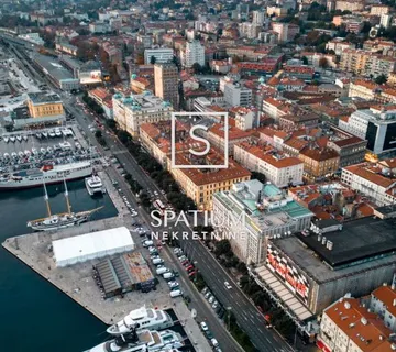 Centar, Novouređeni Poslovni Prostor U Strogom Centru - Rijeka