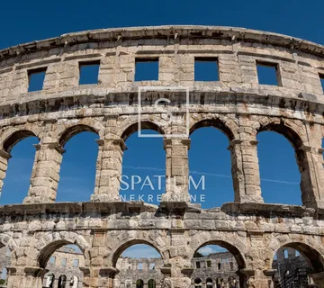PULA, CENTAR, POSLOVNI PROSTOR 171.77m2