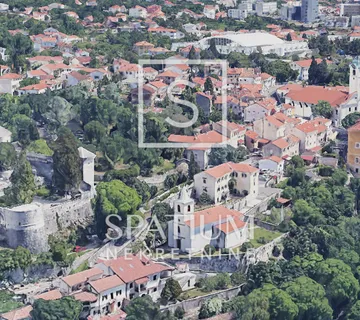 TRSAT, GRAĐEVINSKO ZEMLJIŠTE NA ATRAKTIVNOJ LOKACIJI - cover