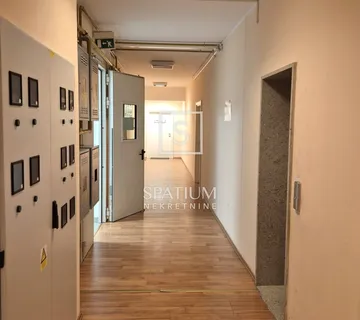 MLAKA, UREDSKI POSLOVNI PROSTOR 64m2 ZA DUGOROČNI ZAKUP - cover