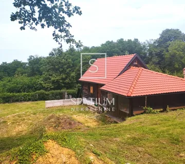 Petrinja, Vikend Kuća Za Renovaciju