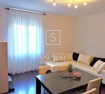 Belveder, Dvosoban Stan S Balkonom - Rijeka
