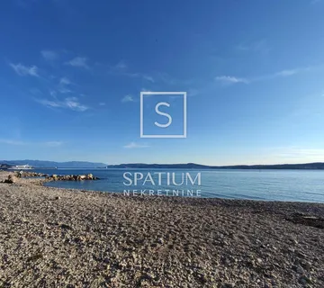 Crikvenica, Stan S Dvorišnom Terasom