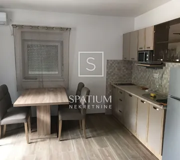 LUKOVO, KUĆA SA 4 APARTMANA I BAZENOM - cover