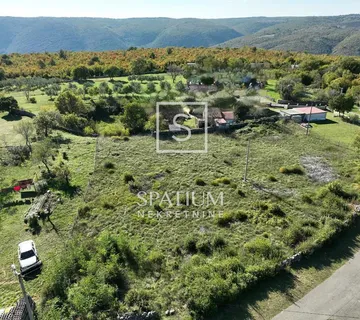 LABIN, OKOLICA, GRAĐEVINSKO ZEMLJIŠTE SA PROJEKTOM I DOZVOLOM - cover
