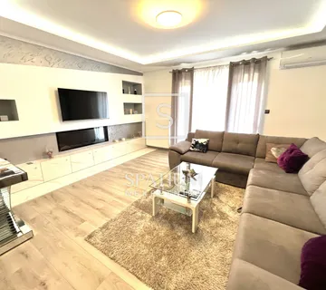Čavle, Samostojeća Kuća Sa Bazenom