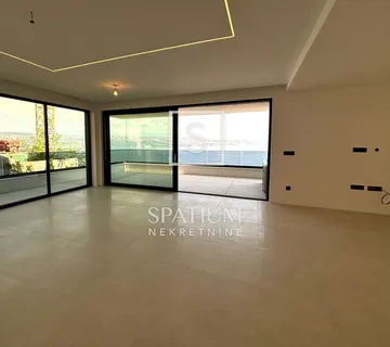 OPATIJA, VRHUNSKI 3S+DB U NOVOGRADNJI 250m OD MORA