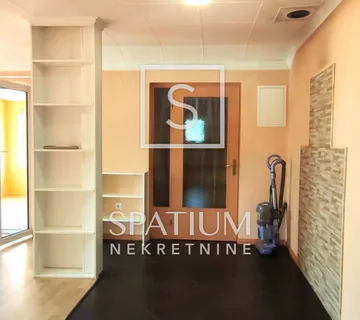 Matulji, Stan U Kući S 3 Parkirna Mjesta