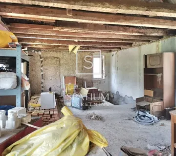 Fužine, Lič, Samostojeća Kuća Za Adaptaciju - Lič, Fužine