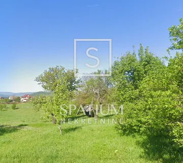 OTOČAC, IMANJE S TERENOM POVRŠINE 9193m2