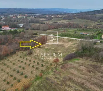 Samo U Spatiumu, Prilika, Zemljište S Građevinskom Dozvolom I Plaćenim Komunalijama - Novaki Motovunski, Karojba