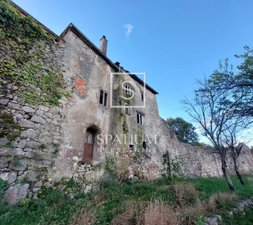 Kastav, Kuća S Okućnicom