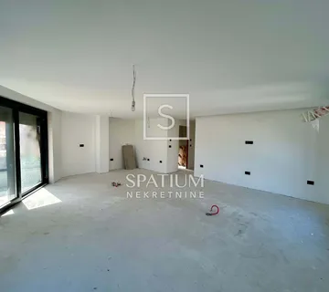 Pula, Trosoban Stan U Novogradnji, Blizina Mora