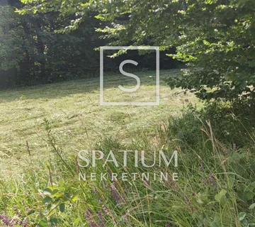 FUŽINE, GRAĐEVINSKO ZEMLJIŠTE SA POGLEDOM NA JEZERO - cover