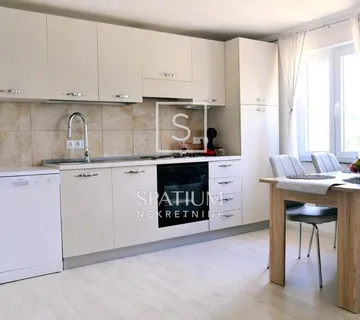 OTOK KRK, DOBRINJ, KUĆA S DVA STANA I BAZENOM - cover