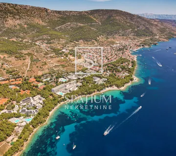 Otok Brač, Kuća Sa 7 Apartmana I Restoranom - Brač, Brač