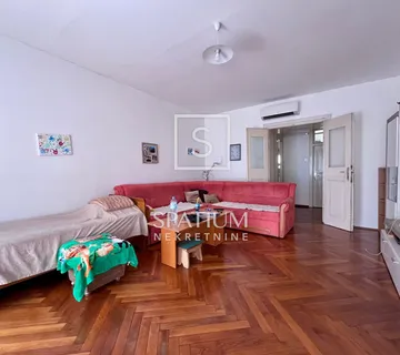 RIJEKA, TROSOBAN KLASIČAN STAN NA KORZU - cover