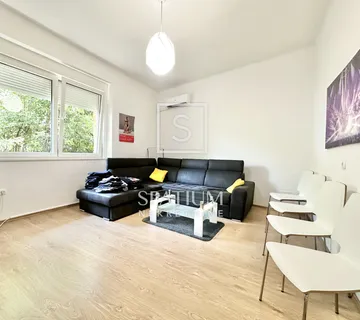 BELVEDER, STAN SAMO PAR MINUTA OD CENTRA - cover