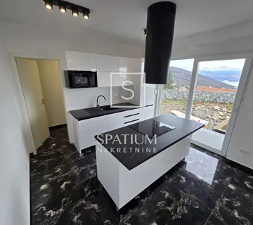 LOVRAN, OPRIĆ, STAN S OKUĆNICOM I BAZENOM, NOVOGRADNJA - cover