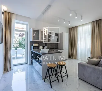 CRIKVENICA, VILA NA ATRAKTIVNOJ LOKACIJI, BLIZU CENTRA I MORA - cover