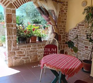 POREČ, KAMENA KUĆA U NIZU - cover