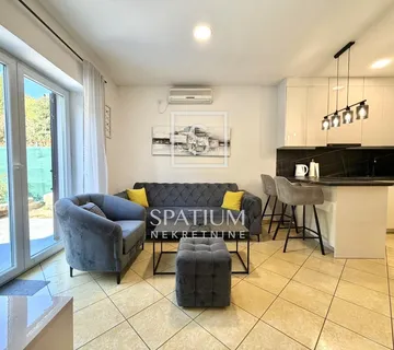 RAŠA, DVOSOBAN RENOVIRAN STAN - cover