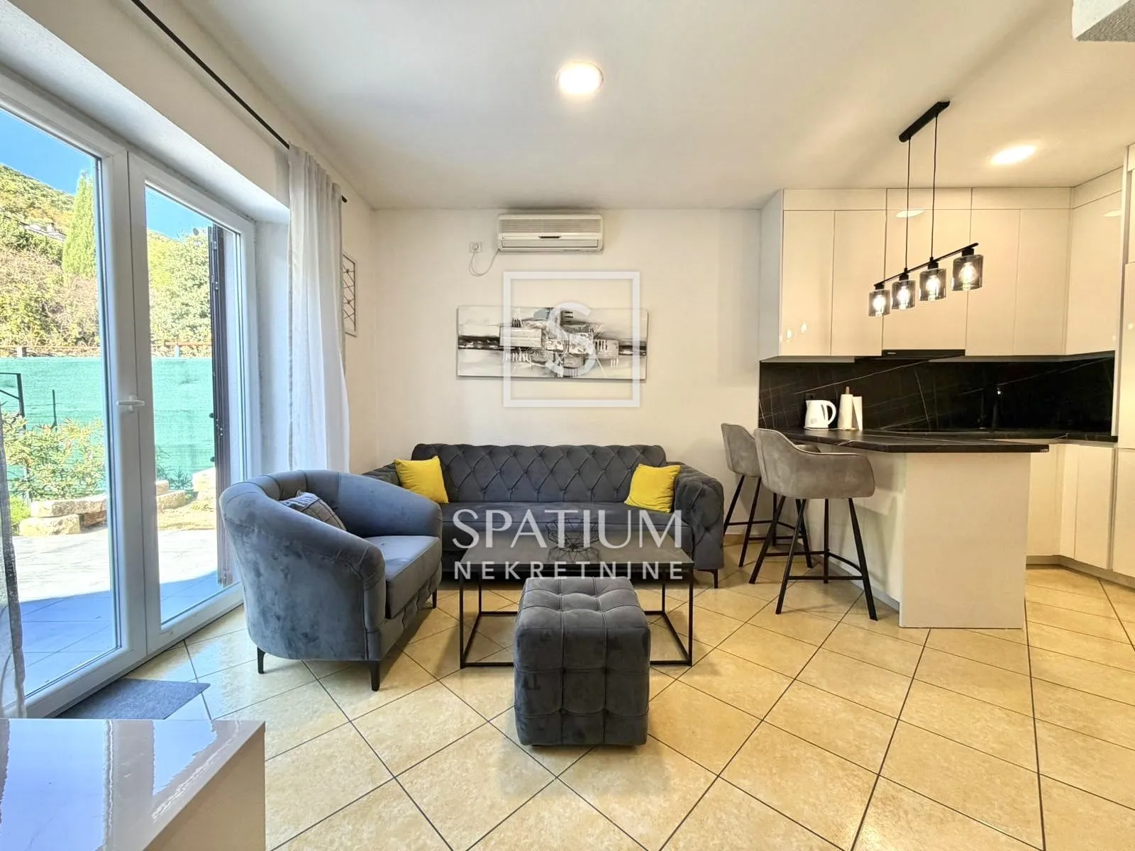 RAŠA, DVOSOBAN RENOVIRAN STAN - cover