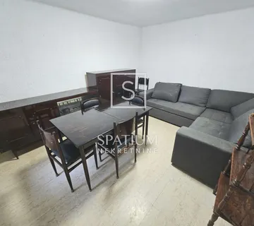 CRIKVENICA, KUĆA ZA NAJAM U STROGOM CENTRU - cover